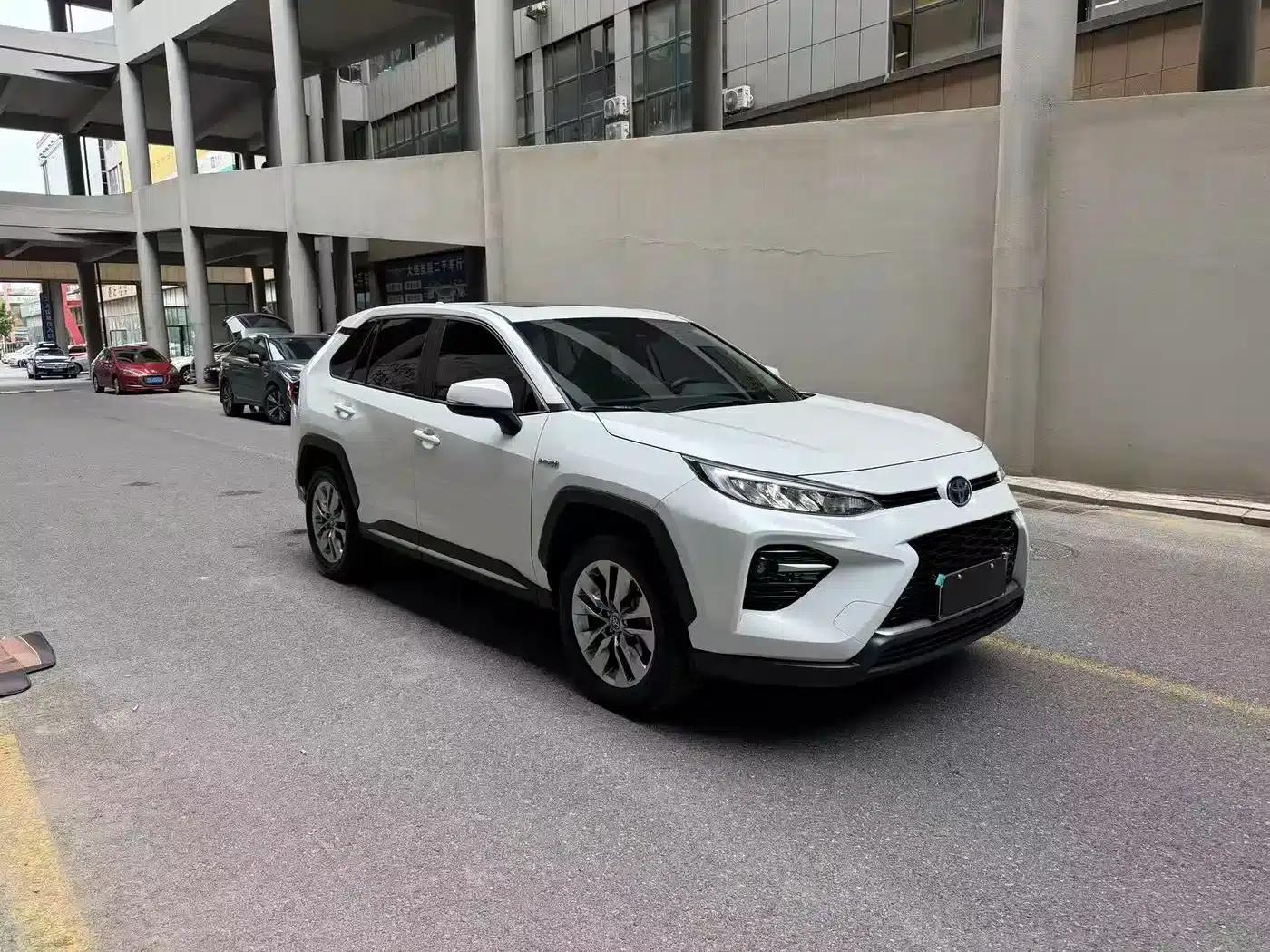 2022 Toyota RAV4 Hybrid 2.5L E-CVT AWD Luxury Edition — миниатюра 3