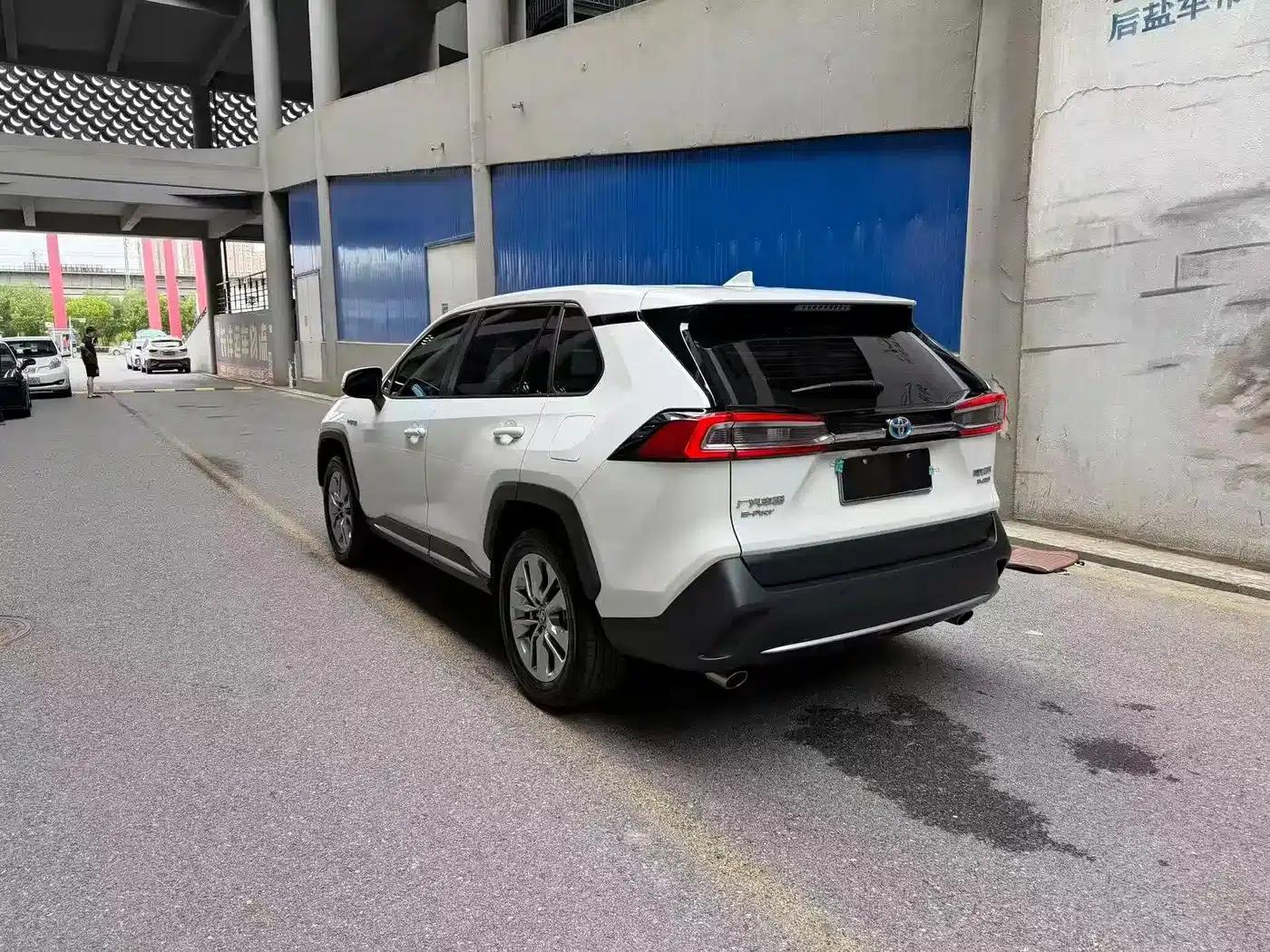 2022 Toyota RAV4 Hybrid 2.5L E-CVT AWD Luxury Edition — миниатюра 4