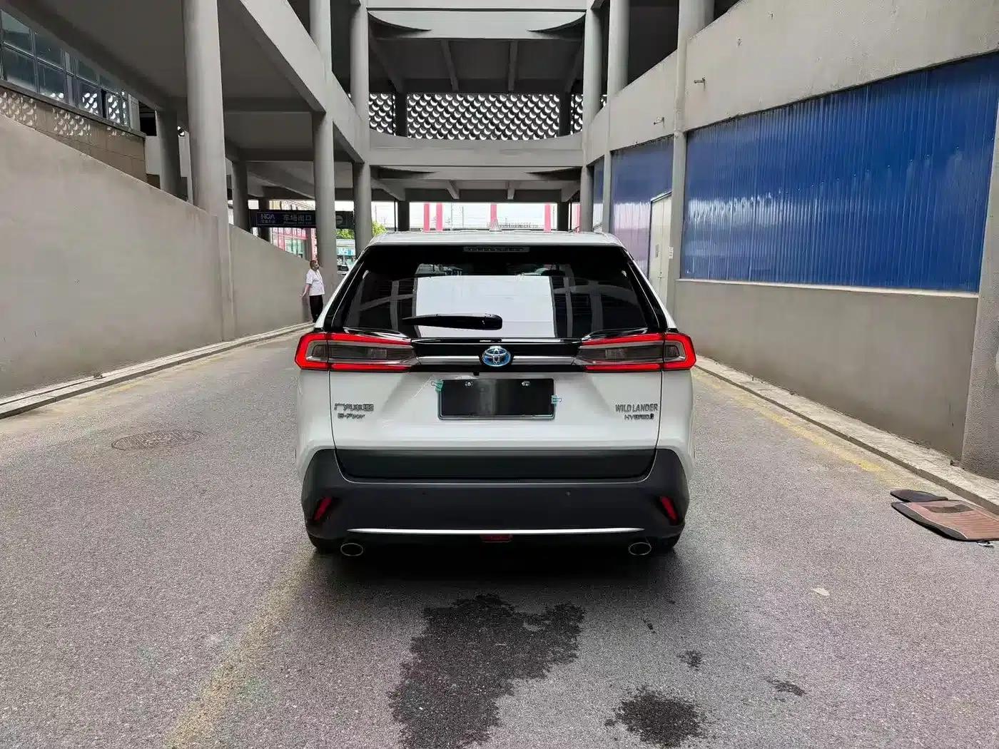 2022 Toyota RAV4 Hybrid 2.5L E-CVT AWD Luxury Edition — миниатюра 5