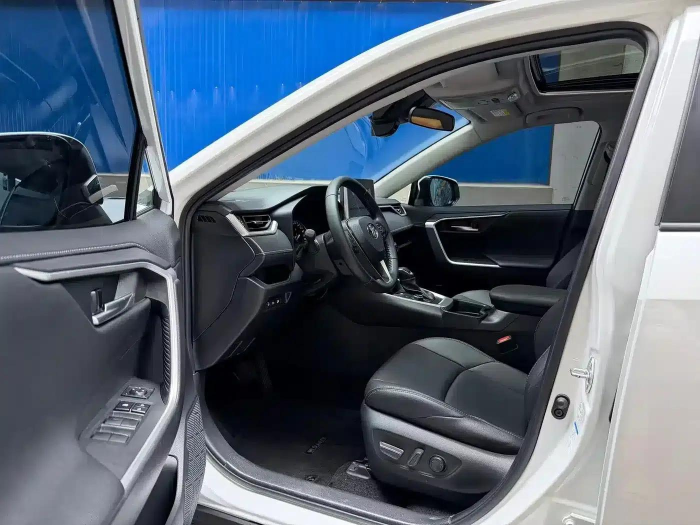 2022 Toyota RAV4 Hybrid 2.5L E-CVT AWD Luxury Edition — миниатюра 7