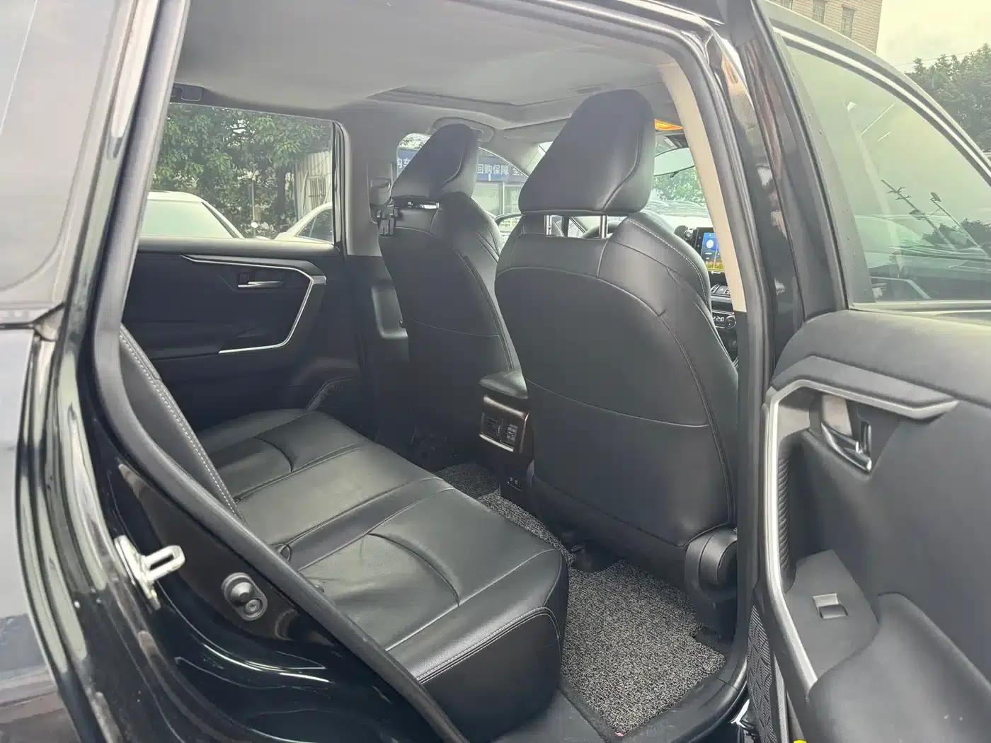 2021 Toyota RAV4 2.0L CVT 4WD Luxury Edition — миниатюра 11