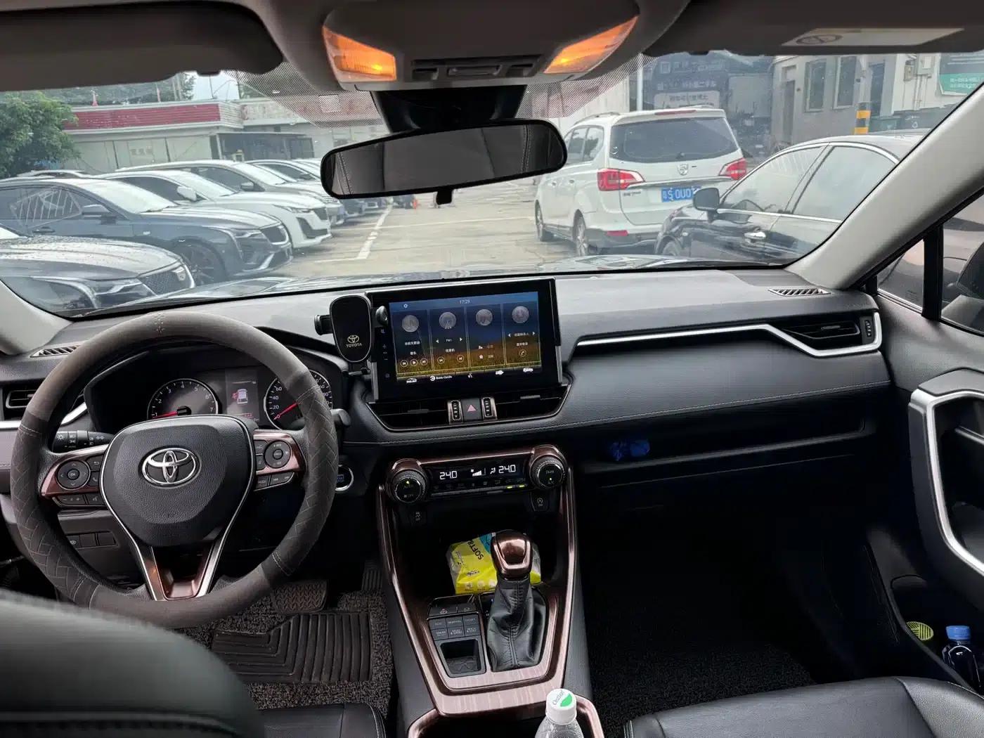 2021 Toyota RAV4 2.0L CVT 4WD Luxury Edition — миниатюра 12