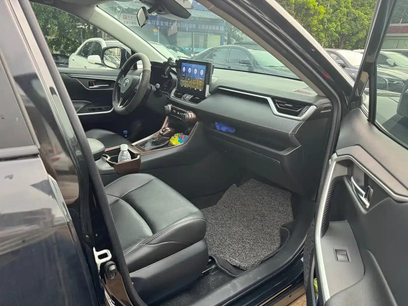 2021 Toyota RAV4 2.0L CVT 4WD Luxury Edition — миниатюра 10