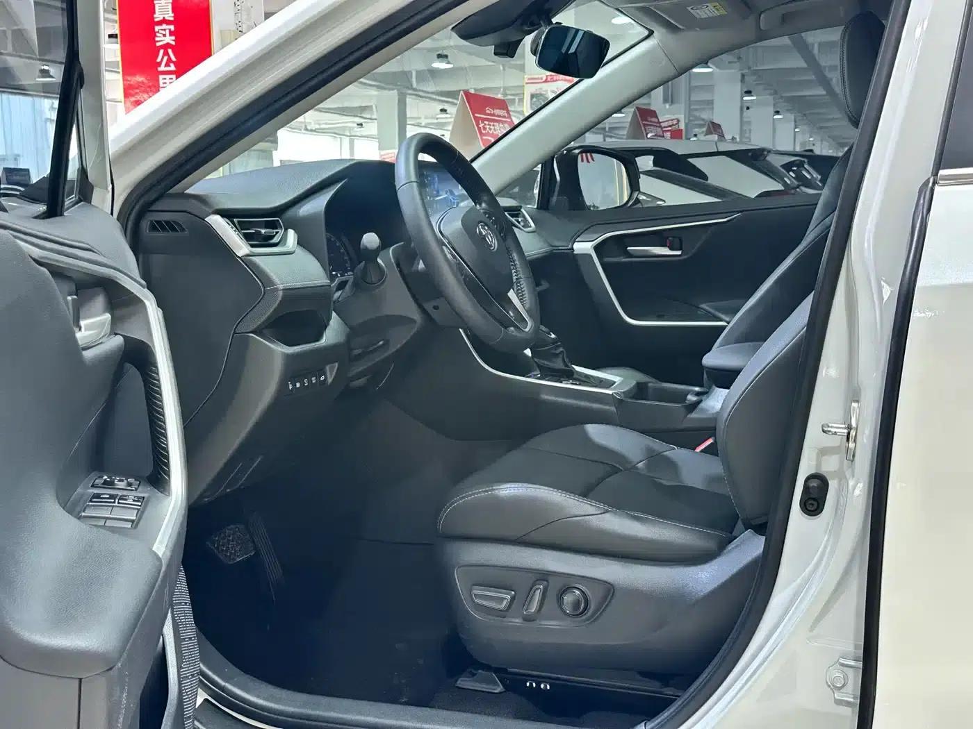 Highlander 2023 2.0L CVT 2WD Luxury PLUS Edition — миниатюра 8