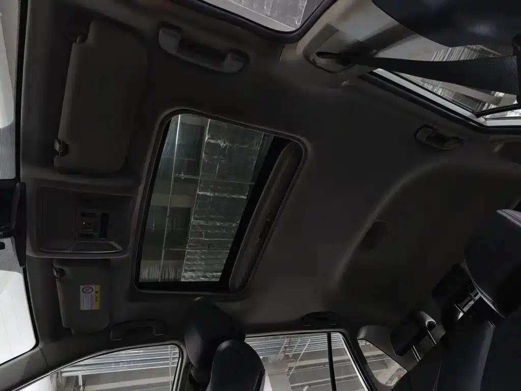 2022 Toyota RAV4 2.0L CVT 2WD Luxury Edition — миниатюра 14