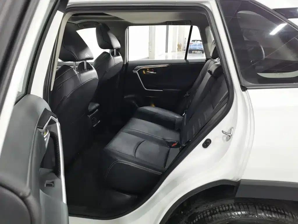 2022 Toyota RAV4 2.0L CVT 2WD Luxury Edition — миниатюра 15