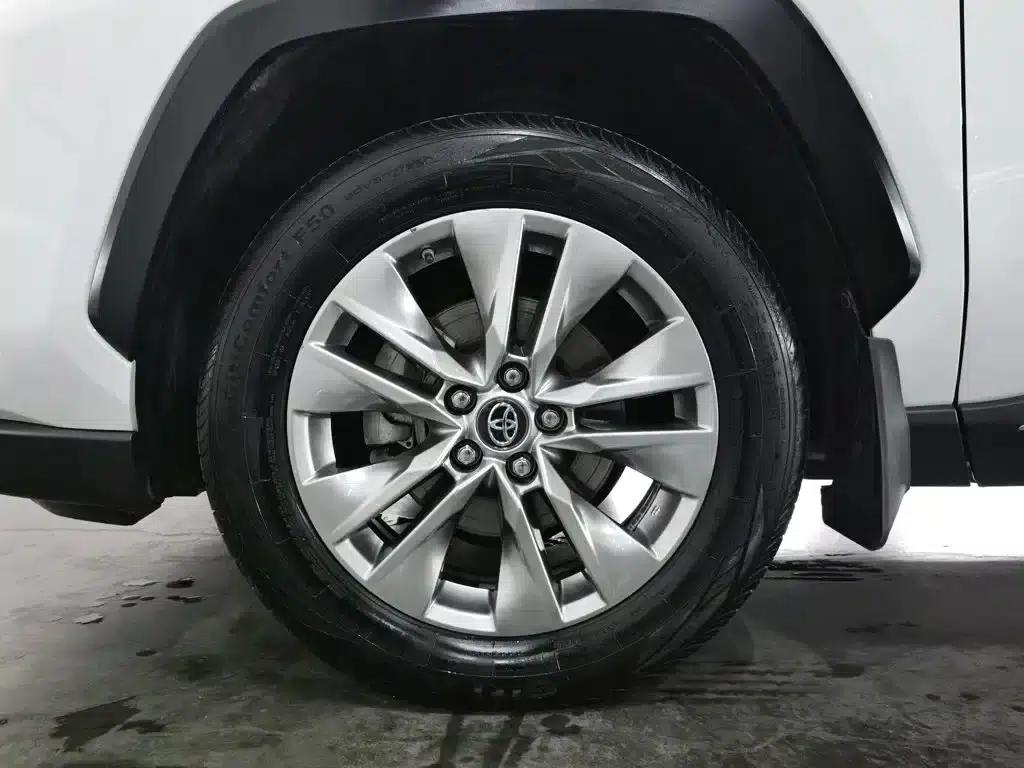 2022 Toyota RAV4 2.0L CVT 2WD Luxury Edition — миниатюра 17