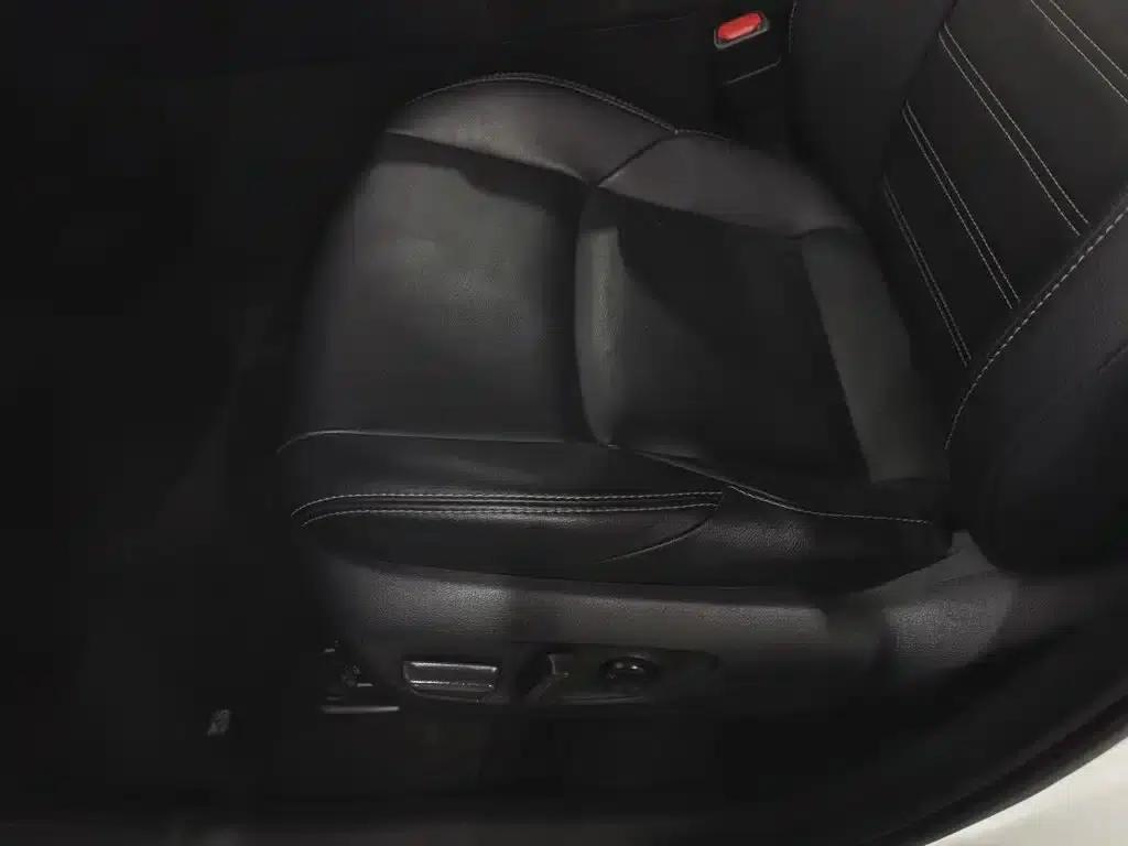 2022 Toyota RAV4 2.0L CVT 2WD Luxury Edition — миниатюра 20