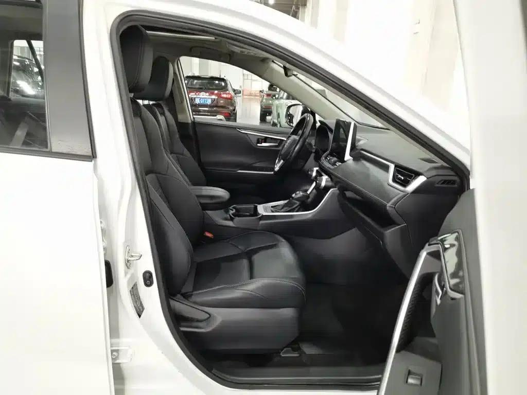 2022 Toyota RAV4 2.0L CVT 2WD Luxury Edition — миниатюра 23