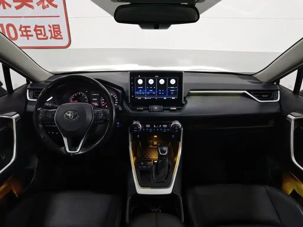 2022 Toyota RAV4 2.0L CVT 2WD Luxury Edition — миниатюра 5