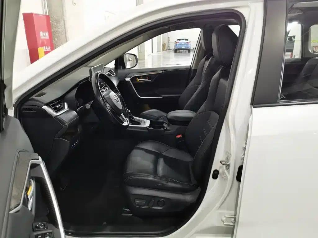 2022 Toyota RAV4 2.0L CVT 2WD Luxury Edition — миниатюра 10