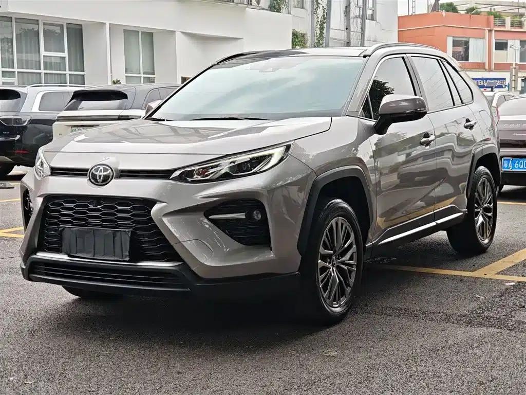 2022 Toyota RAV4 2.0L CVT 4WD Luxury PLUS Edition — миниатюра 1