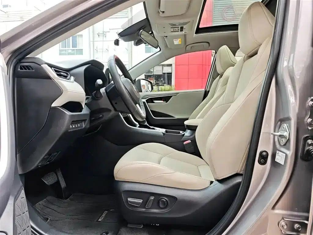 2022 Toyota RAV4 2.0L CVT 4WD Luxury PLUS Edition — миниатюра 11