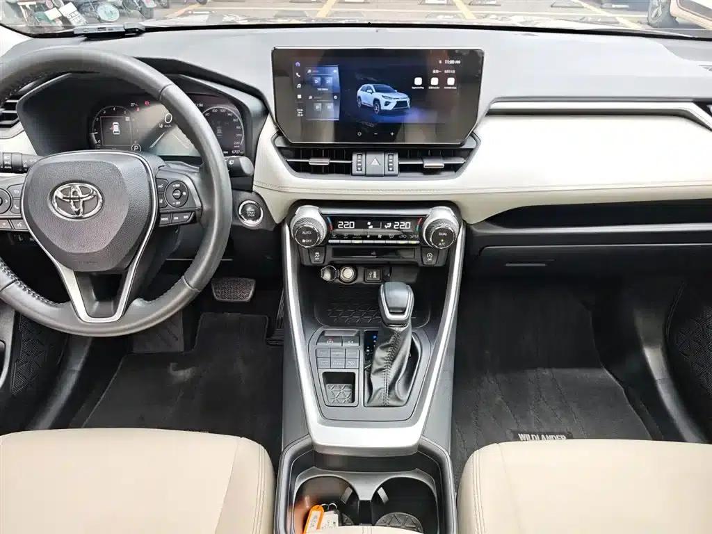 2022 Toyota RAV4 2.0L CVT 4WD Luxury PLUS Edition — миниатюра 17