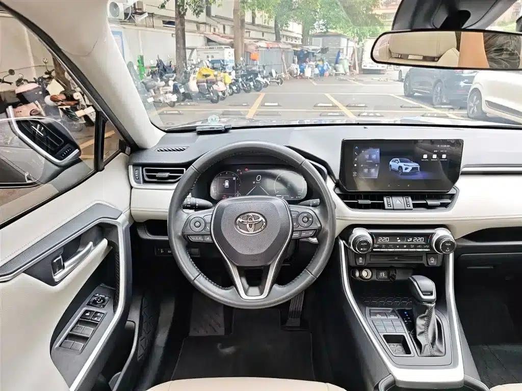 2022 Toyota RAV4 2.0L CVT 4WD Luxury PLUS Edition — миниатюра 18