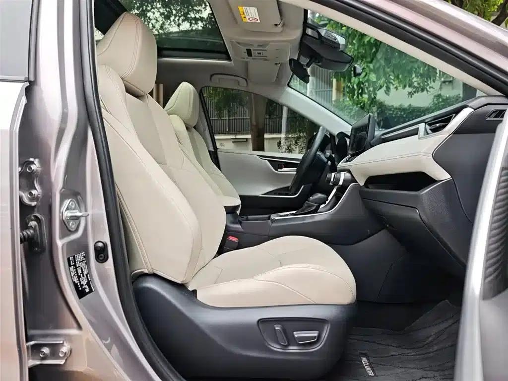 2022 Toyota RAV4 2.0L CVT 4WD Luxury PLUS Edition — миниатюра 21