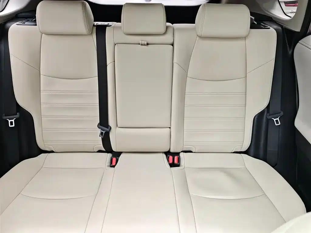 2022 Toyota RAV4 2.0L CVT 4WD Luxury PLUS Edition — миниатюра 23