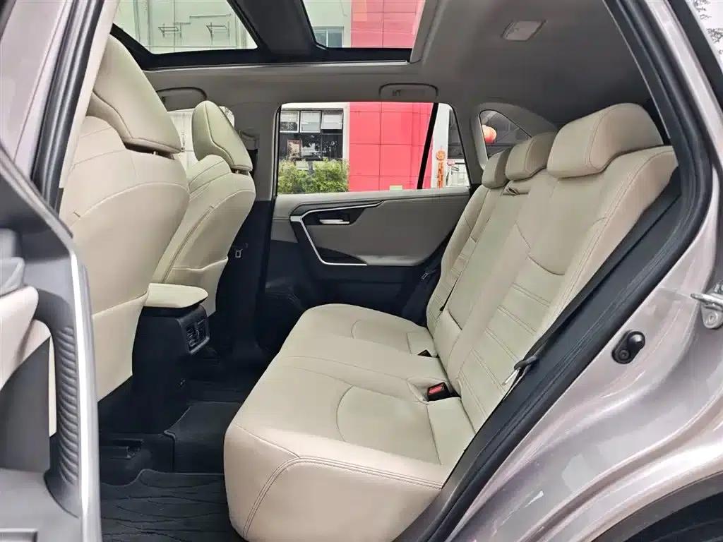 2022 Toyota RAV4 2.0L CVT 4WD Luxury PLUS Edition — миниатюра 24