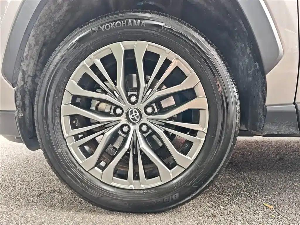 2022 Toyota RAV4 2.0L CVT 4WD Luxury PLUS Edition — миниатюра 29