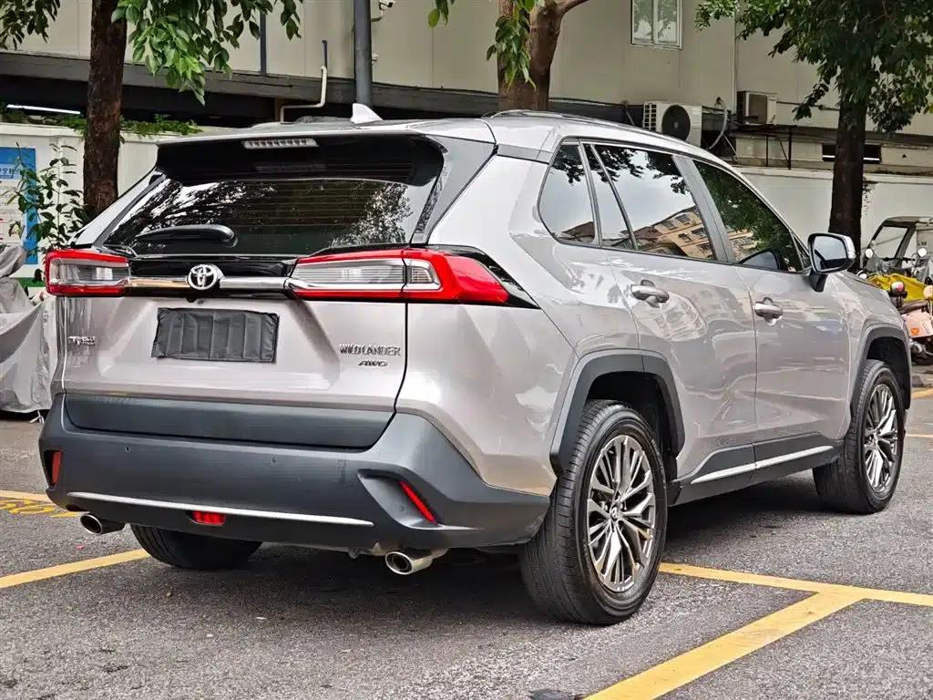 2022 Toyota RAV4 2.0L CVT 4WD Luxury PLUS Edition — миниатюра 5