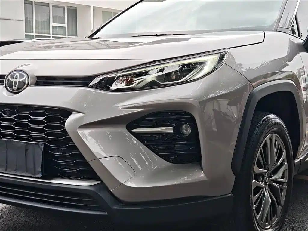 2022 Toyota RAV4 2.0L CVT 4WD Luxury PLUS Edition — миниатюра 9