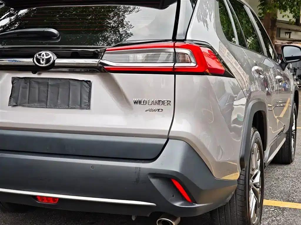 2022 Toyota RAV4 2.0L CVT 4WD Luxury PLUS Edition — миниатюра 10