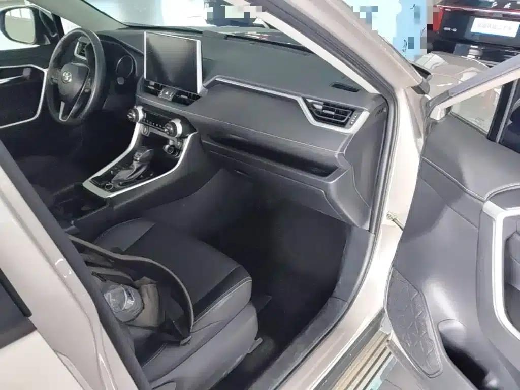 2022 Toyota RAV4 2.0L CVT 4WD Luxury Edition — миниатюра 11