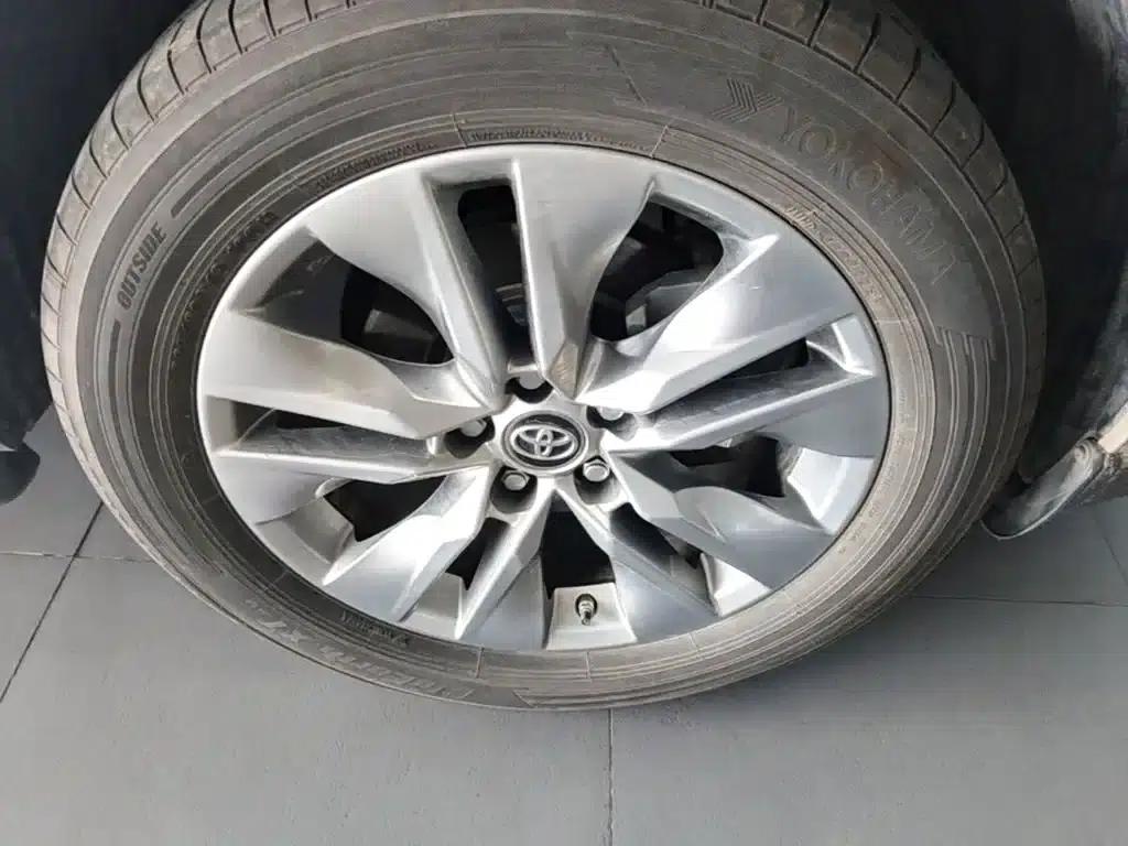 2022 Toyota RAV4 2.0L CVT 4WD Luxury Edition — миниатюра 14