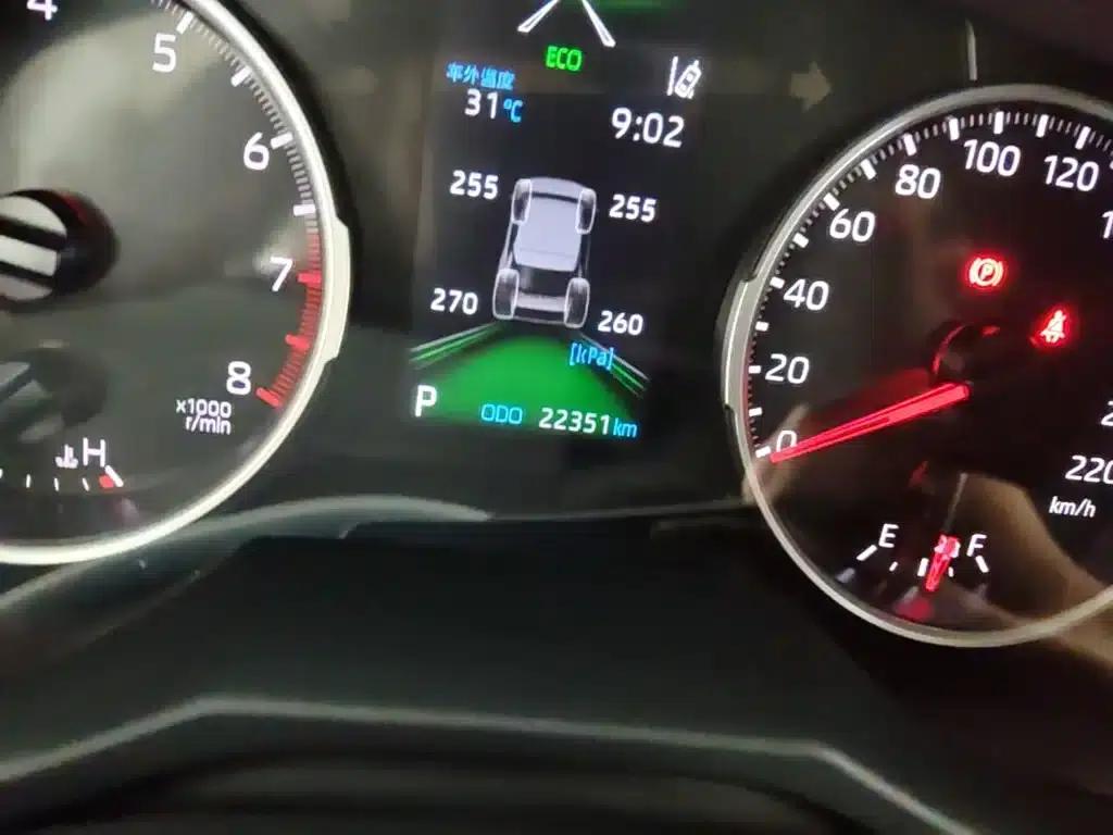 2022 Toyota RAV4 2.0L CVT 4WD Luxury Edition — миниатюра 19