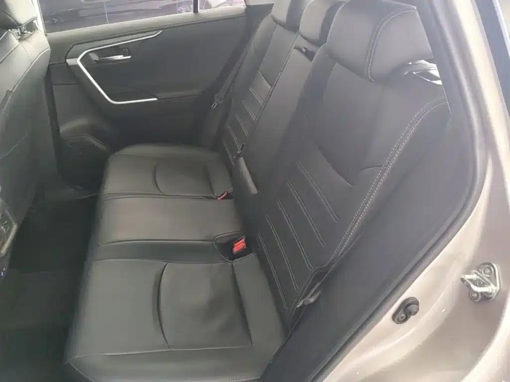 2022 Toyota RAV4 2.0L CVT 4WD Luxury Edition — миниатюра 24