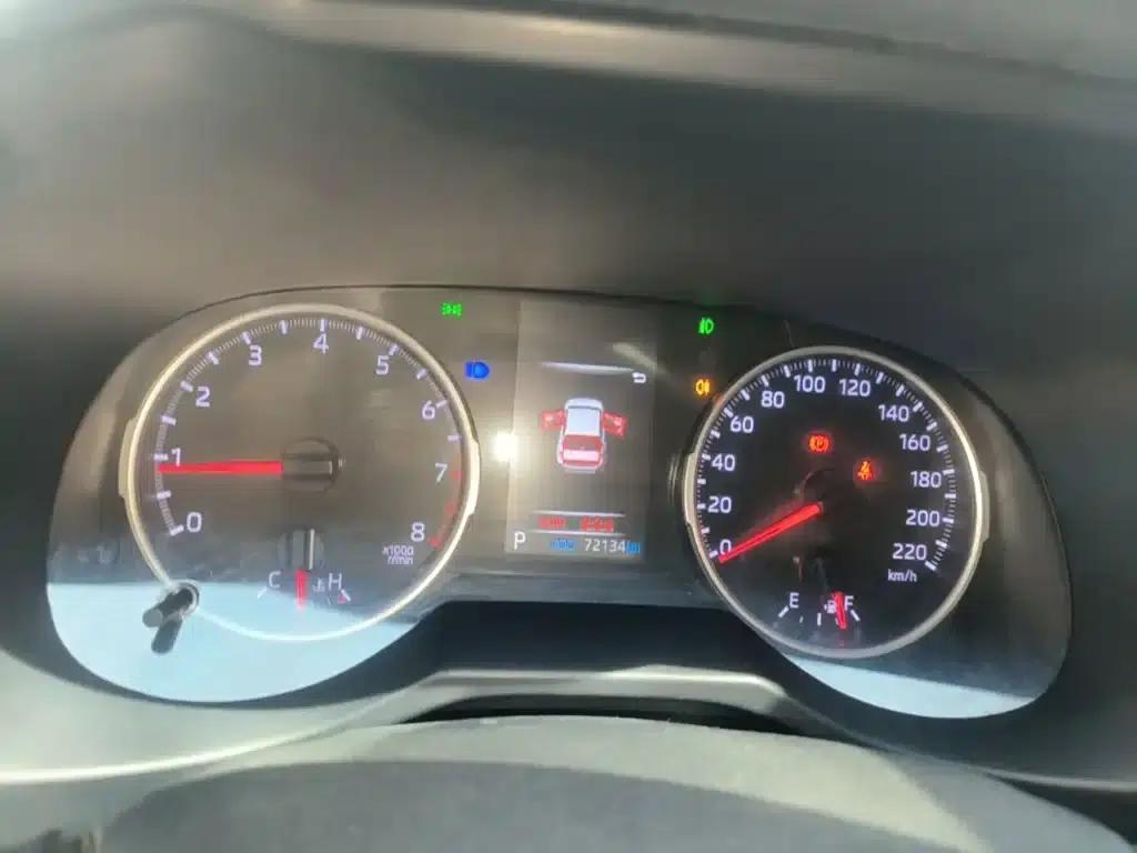 2021 Toyota RAV4 2.0L CVT 2WD Luxury Edition — миниатюра 12