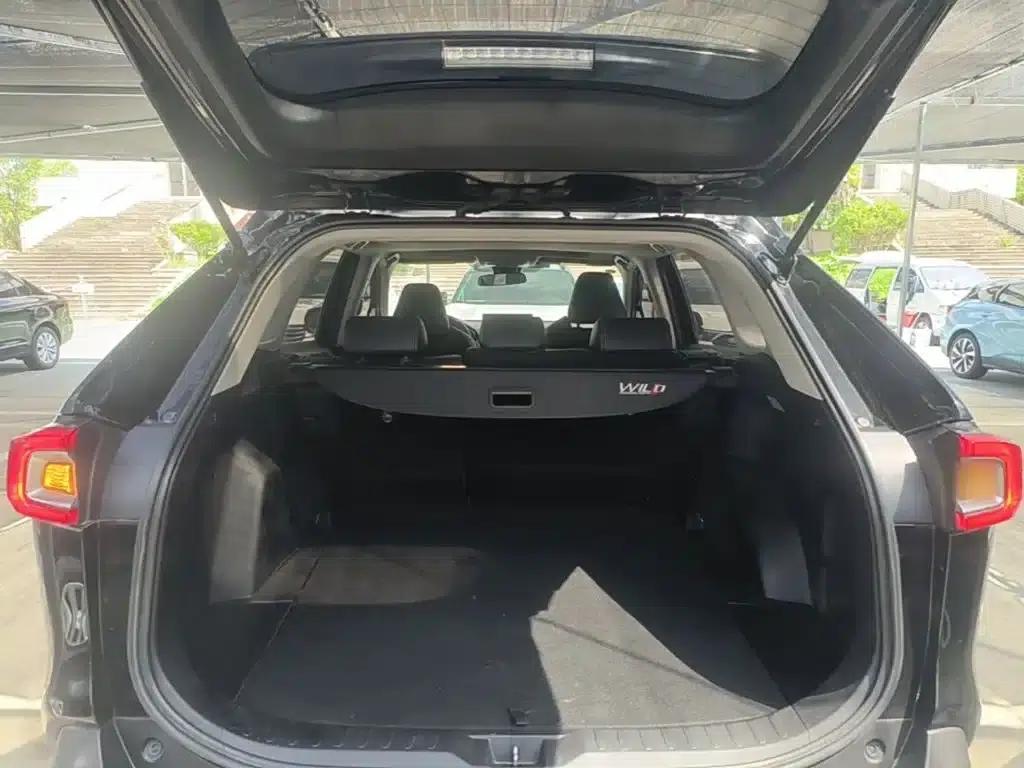 2021 Toyota RAV4 2.0L CVT 2WD Luxury Edition — миниатюра 19