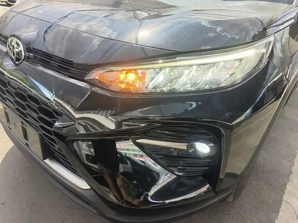 2021 Toyota RAV4 2.0L CVT 2WD Luxury Edition — миниатюра 24