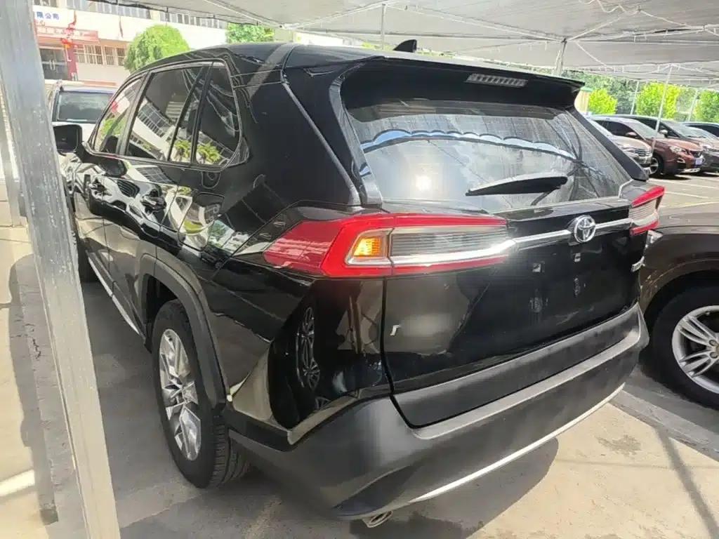 2021 Toyota RAV4 2.0L CVT 2WD Luxury Edition — миниатюра 5