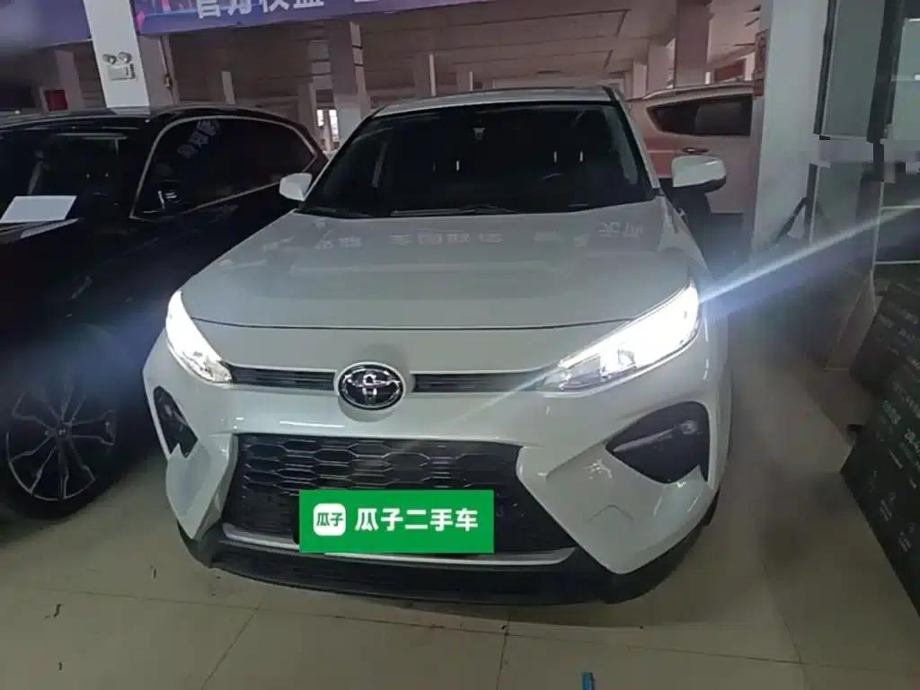 2023 Toyota Highlander 2.0L CVT 2WD Urban Edition — миниатюра 3