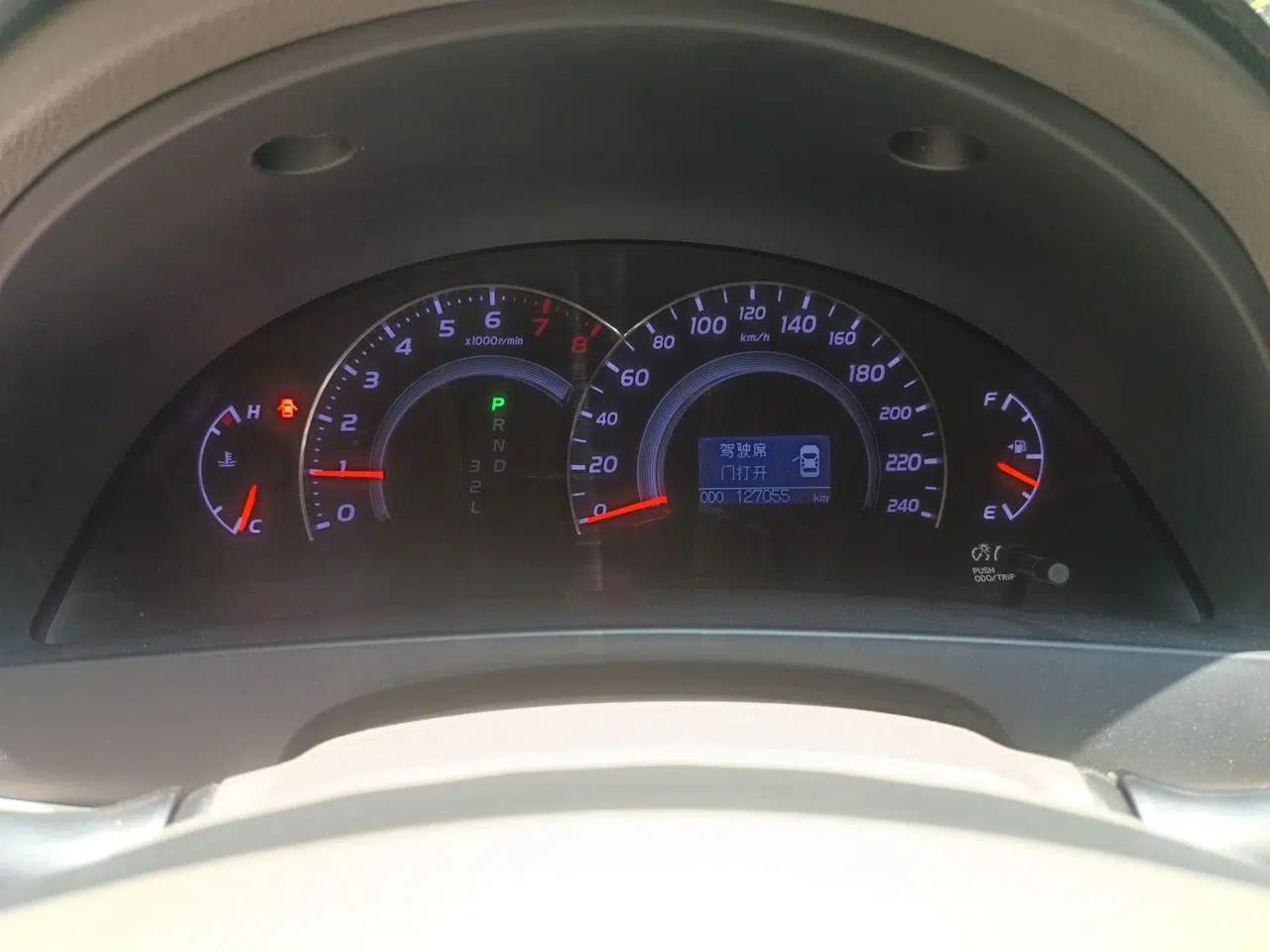 Toyota Camry 2013 200G Classic Luxury Edition — миниатюра 11