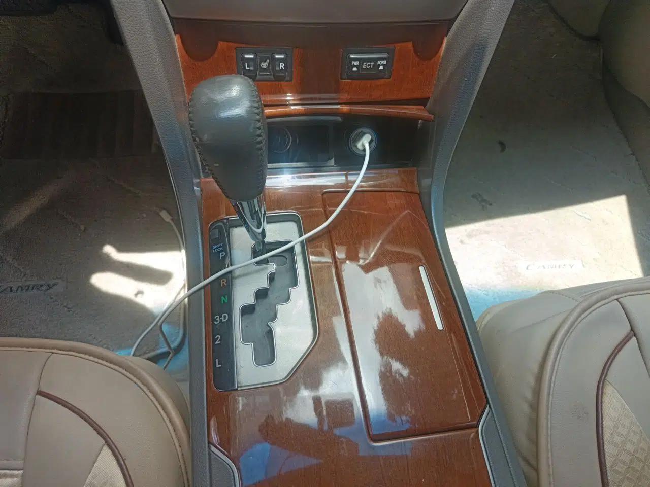 Toyota Camry 2013 200G Classic Luxury Edition — миниатюра 14