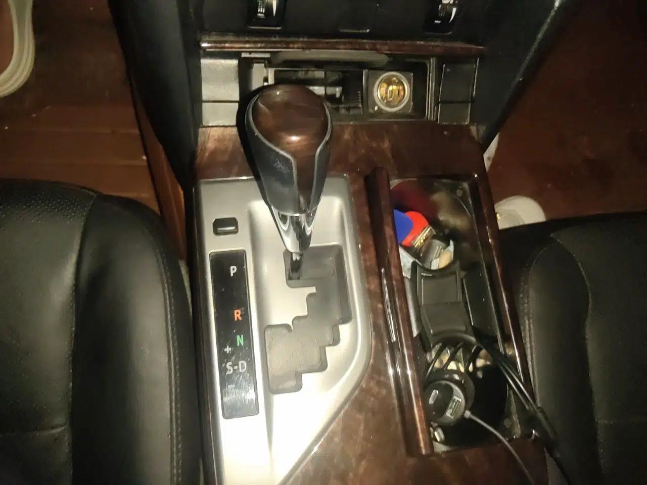 Toyota Camry 2015 2.0G Premier Edition — миниатюра 14