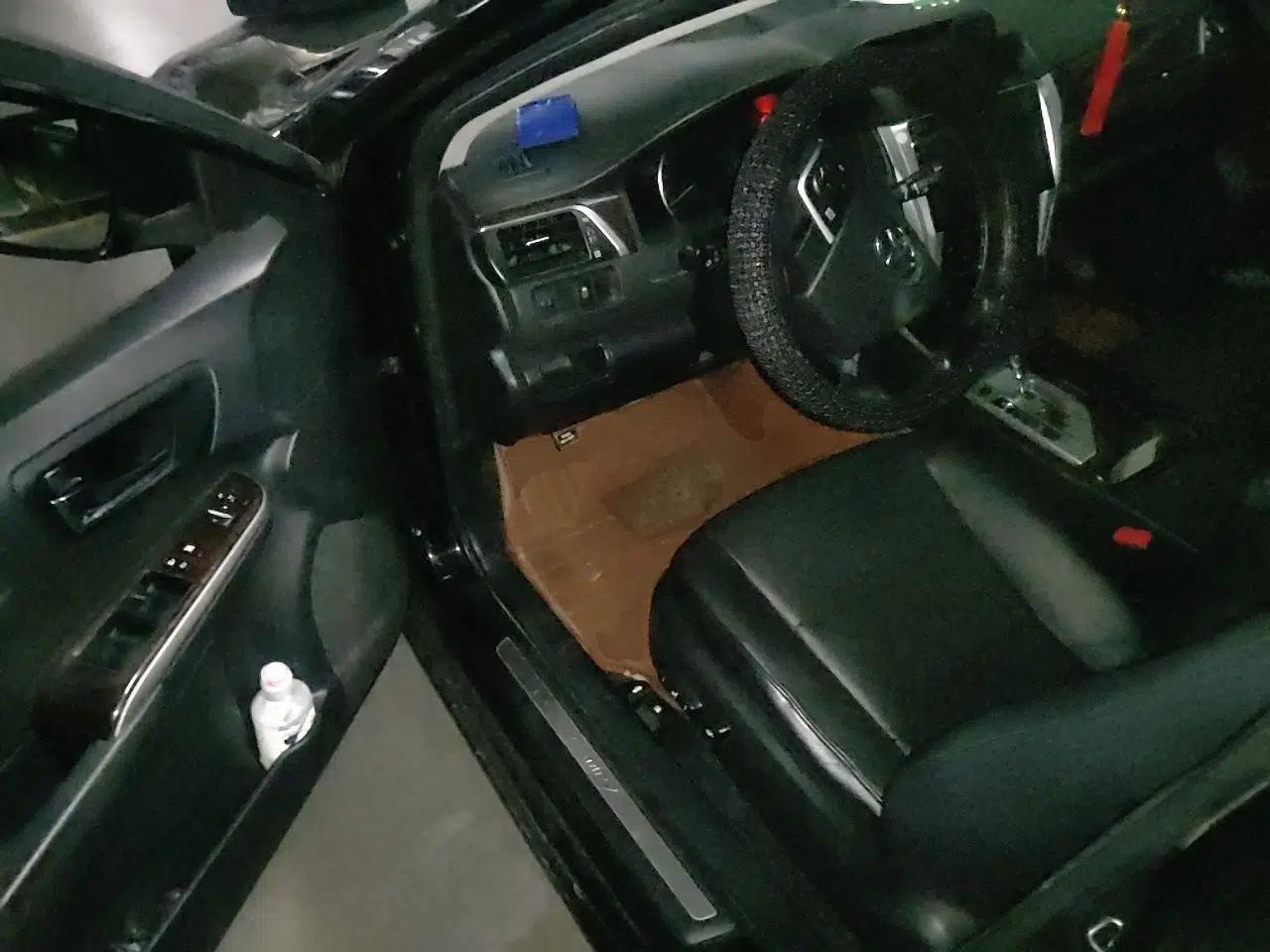 Toyota Camry 2015 2.0G Premier Edition — миниатюра 16