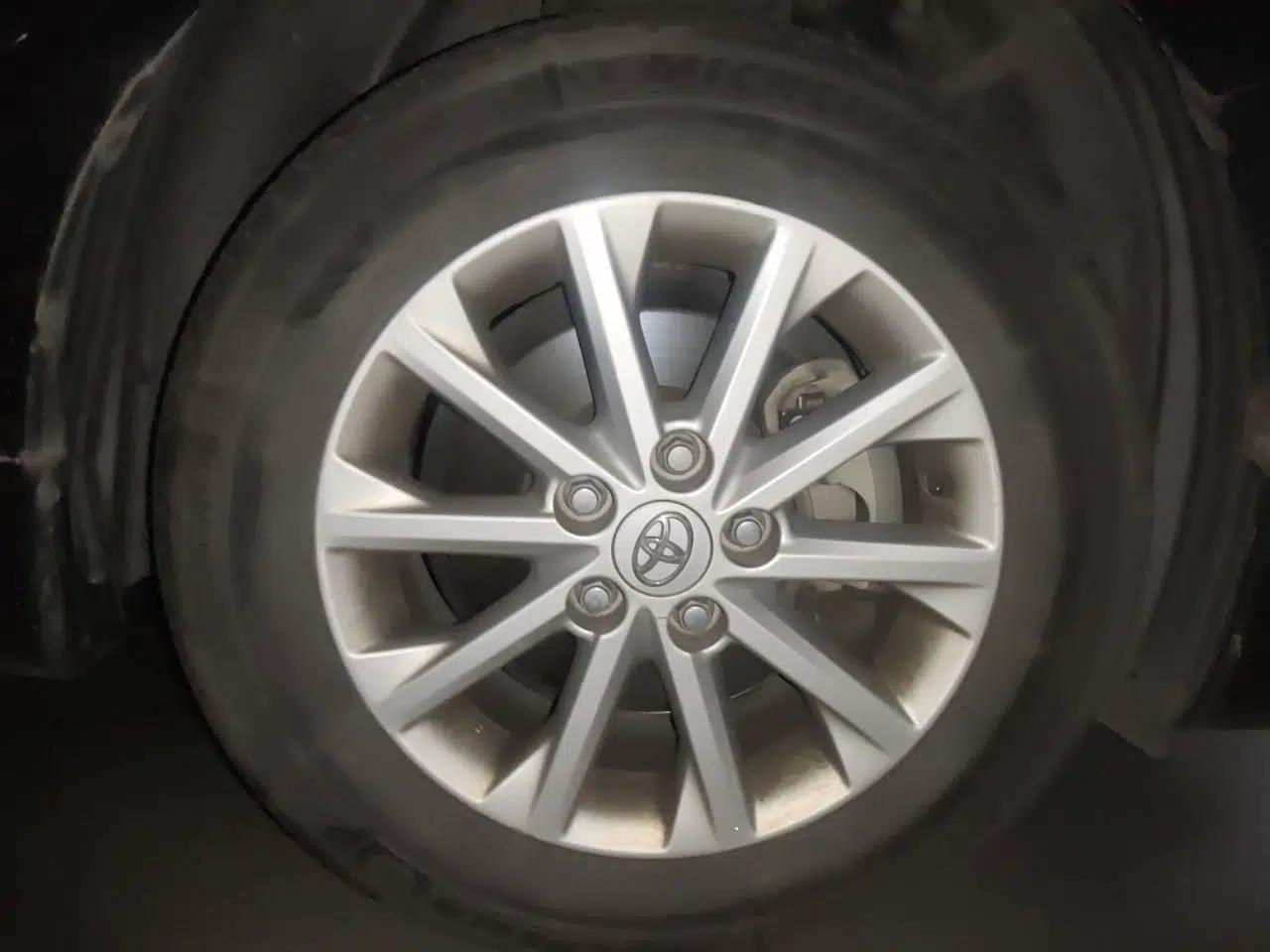 Toyota Camry 2015 2.0G Premier Edition — миниатюра 8