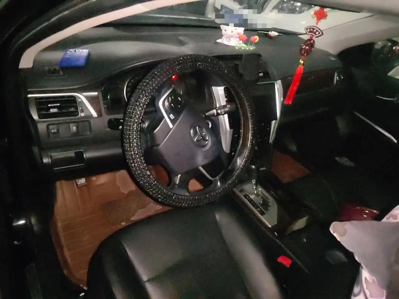 Toyota Camry 2015 2.0G Premier Edition — миниатюра 9