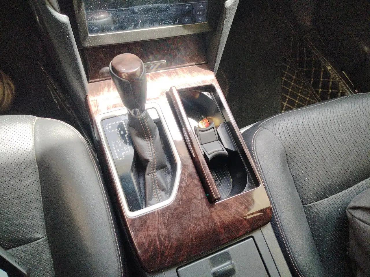 Toyota Camry 2016 2.0G 10th Anniversary Leading Edition — миниатюра 13