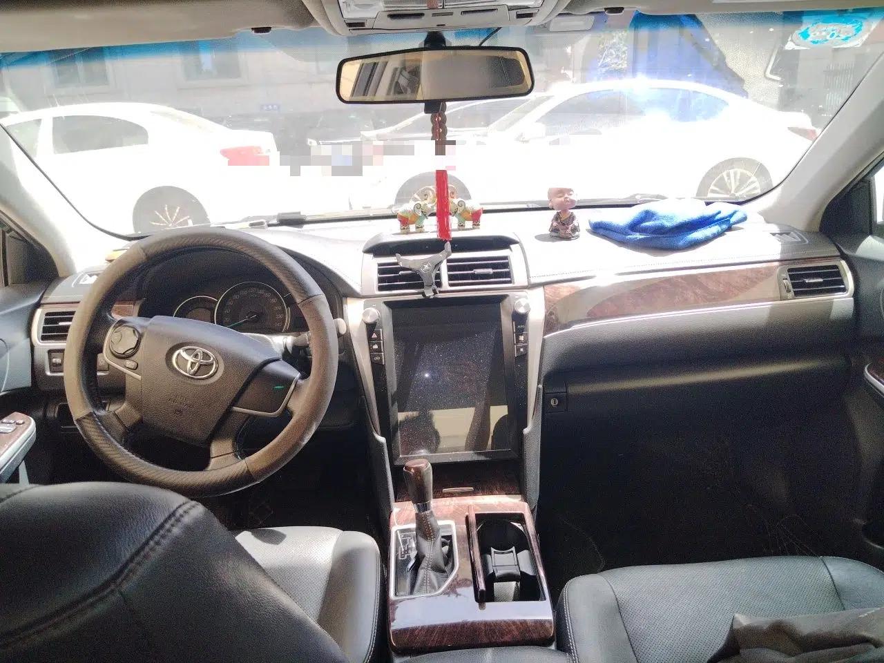 Toyota Camry 2016 2.0G 10th Anniversary Leading Edition — миниатюра 18