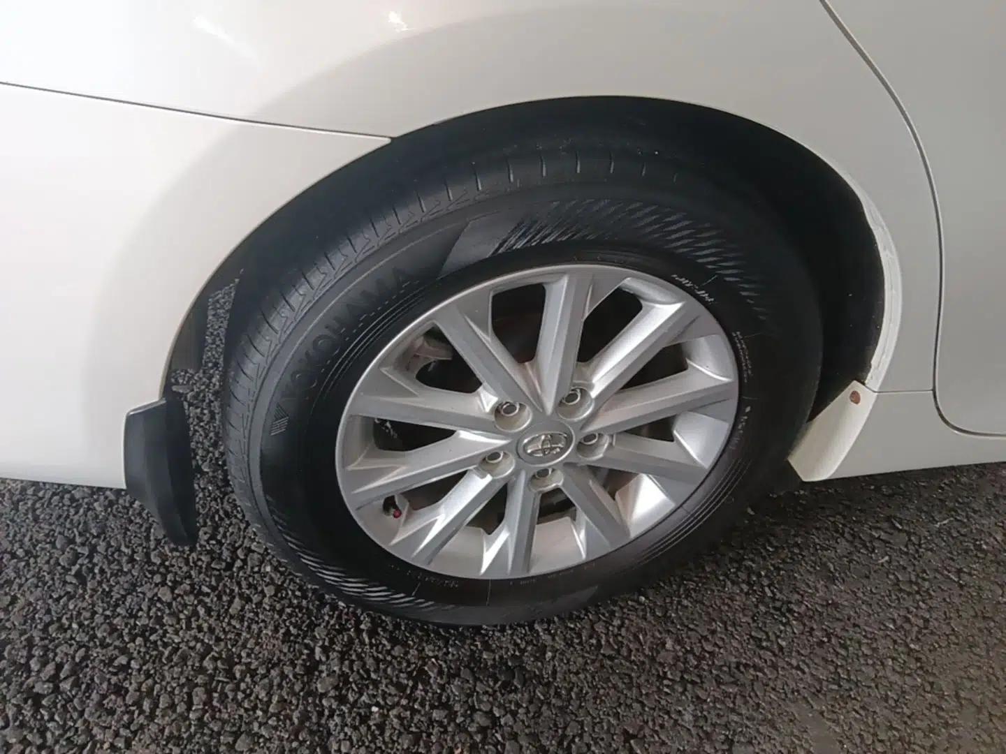 Toyota Camry 2015 2.0G Premier Edition — миниатюра 11