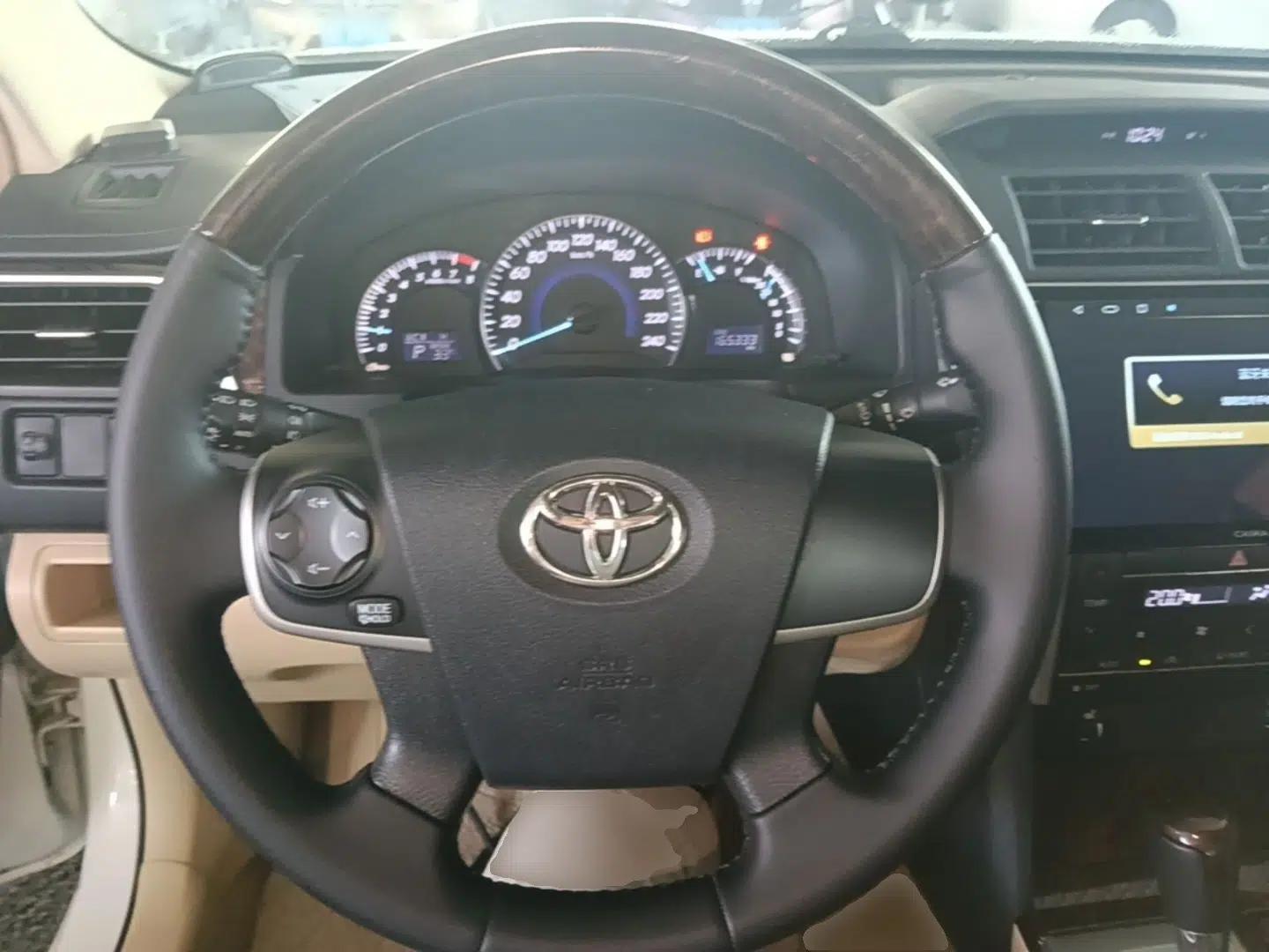 Toyota Camry 2015 2.0G Premier Edition — миниатюра 13