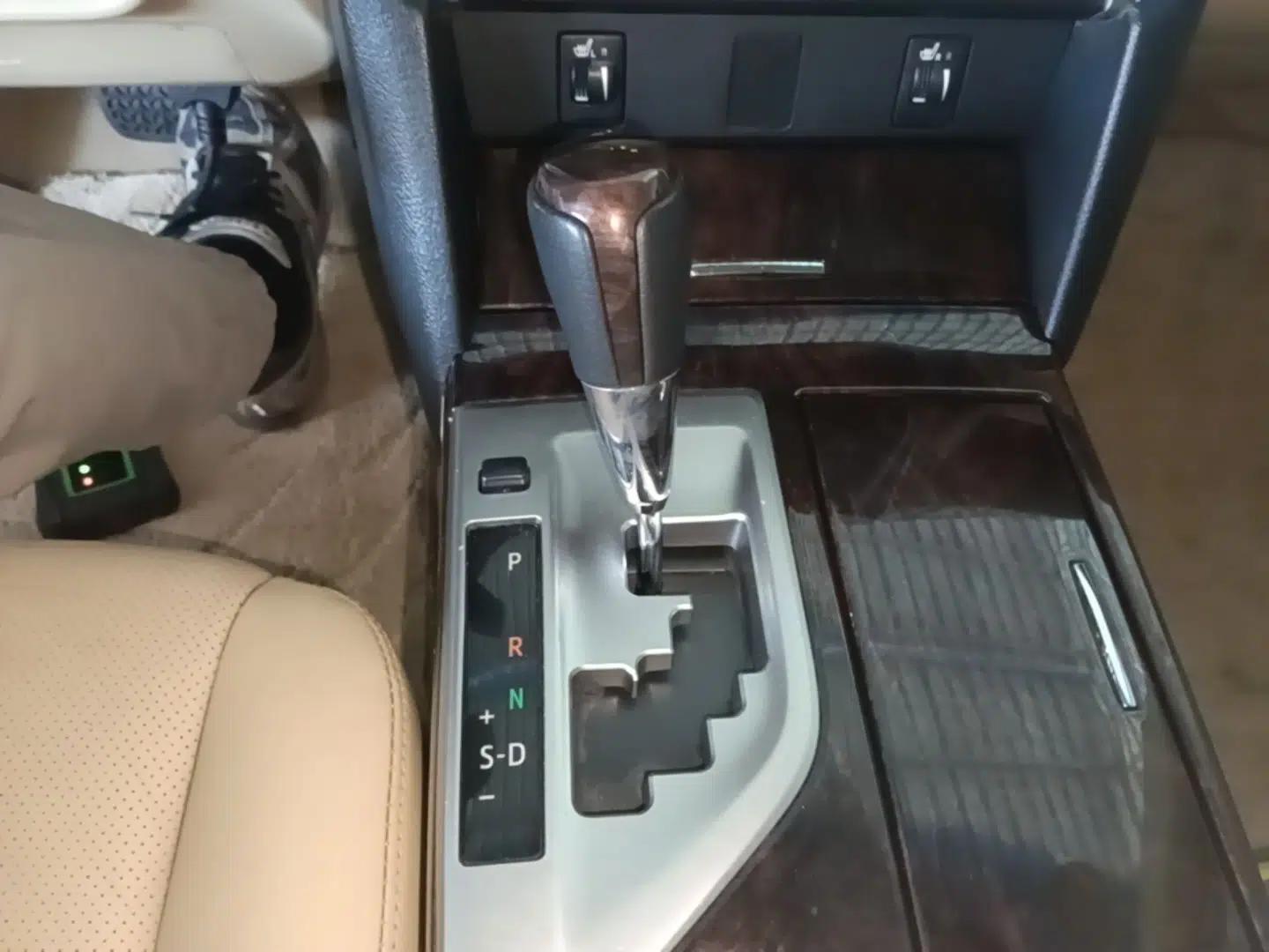 Toyota Camry 2015 2.0G Premier Edition — миниатюра 16