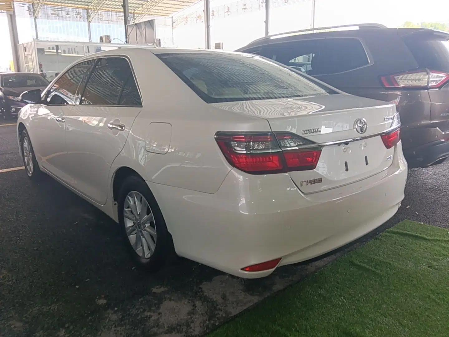 Toyota Camry 2015 2.0G Premier Edition — миниатюра 4