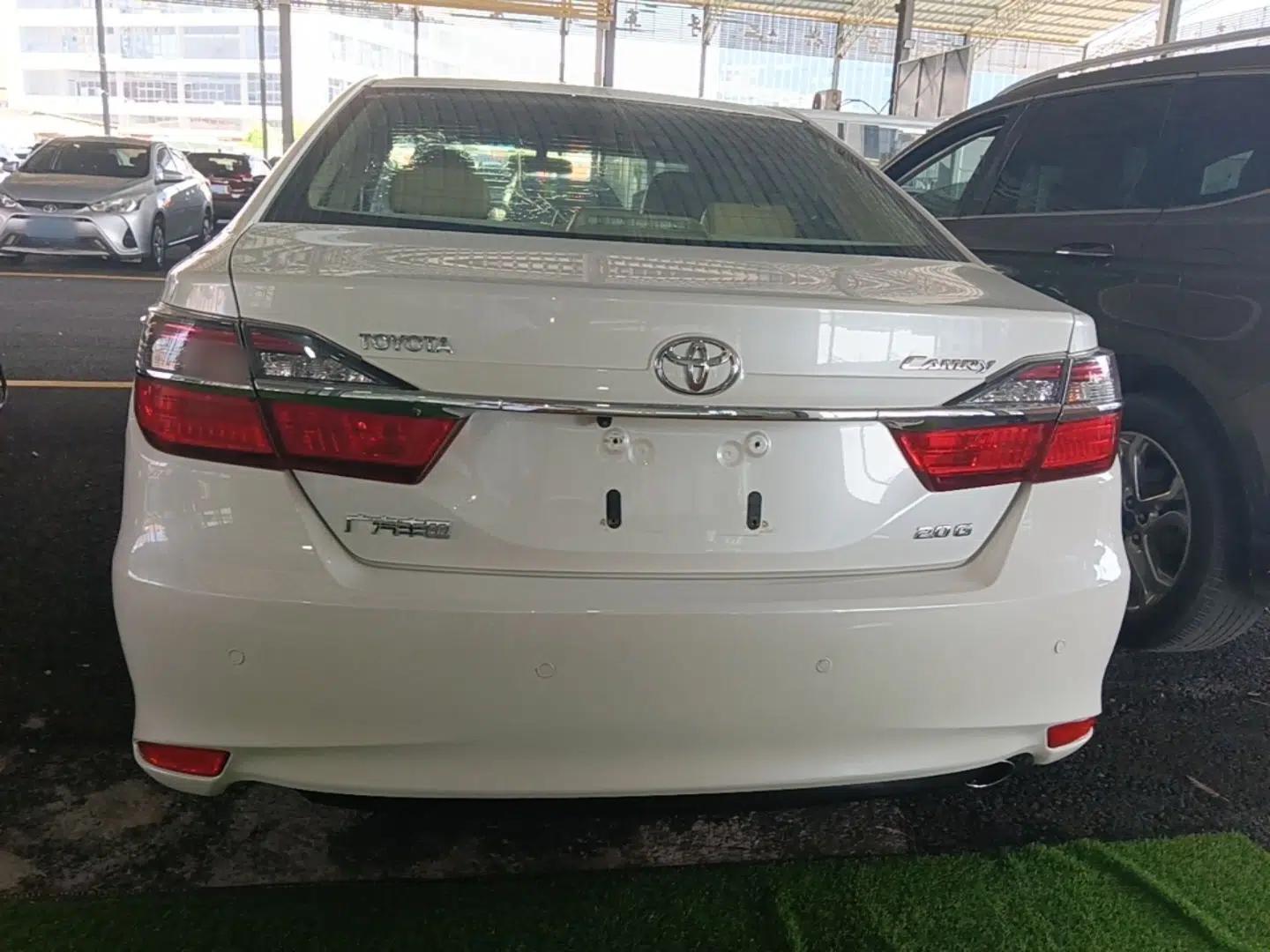 Toyota Camry 2015 2.0G Premier Edition — миниатюра 5