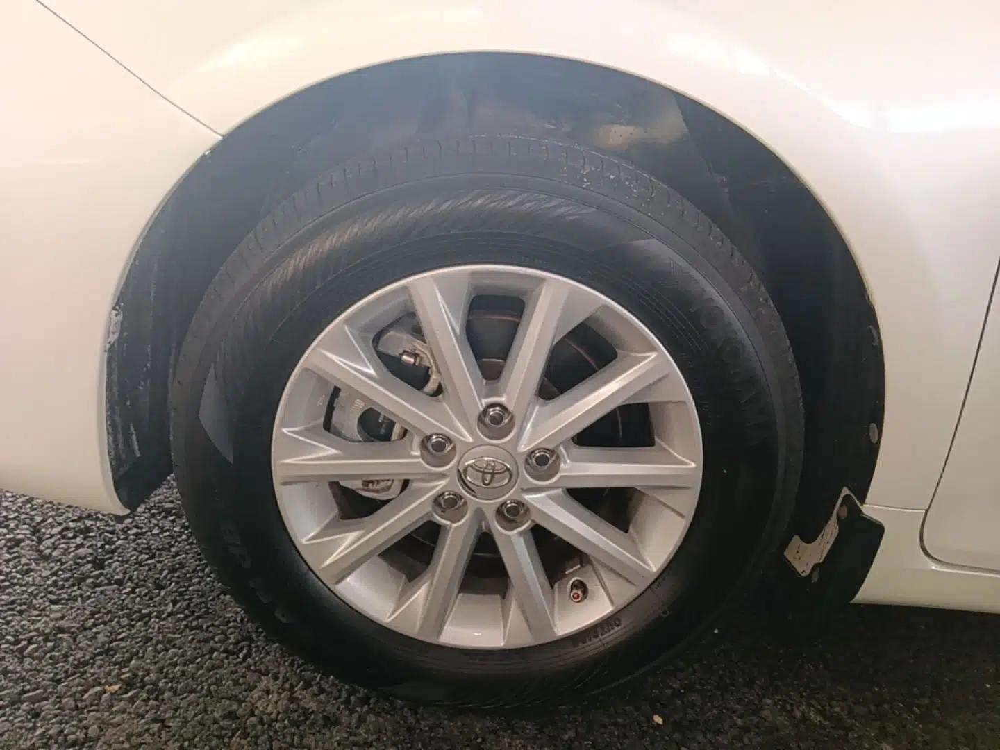 Toyota Camry 2015 2.0G Premier Edition — миниатюра 10