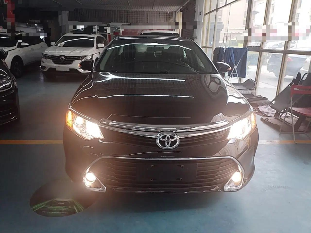 Toyota Camry 2016 2.0G 10th Anniversary Leading Edition — миниатюра 2